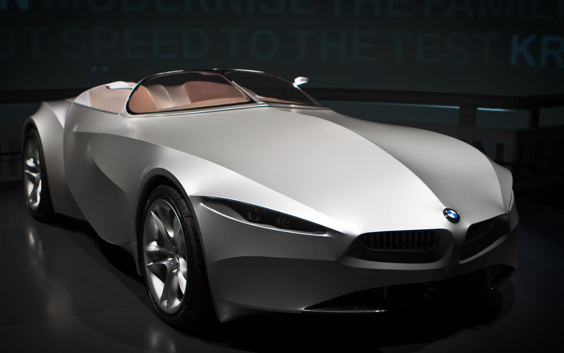 BMW Gina вид сбоку