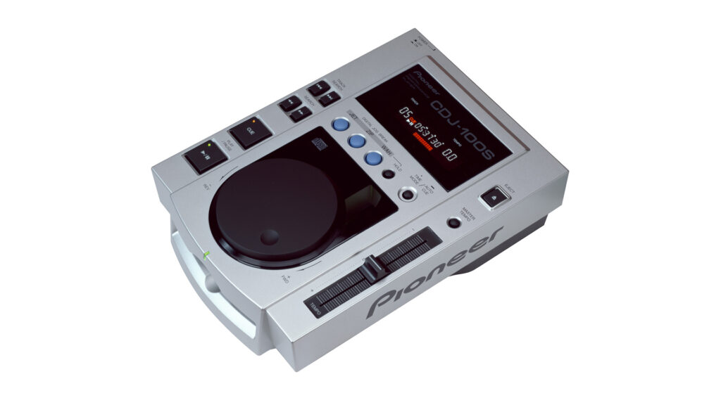 Pioneer CDJ-100s вид сбоку Вид сбоку