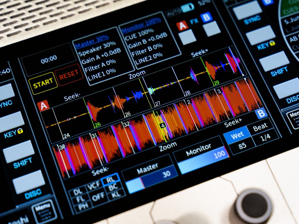 Musignal FJ1 экран крупным планом